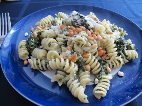 fusilli spinaci e pinoli